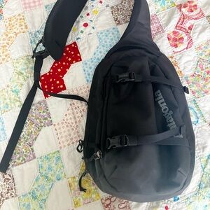 Patagonia Atom Sling Bag